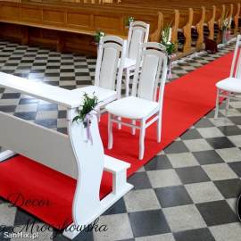 Biały Klęcznik 4 krzesła do dekoracji kościoła -  wypożyczenie