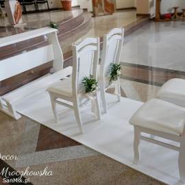 Białe -  Klęcznik 4 krzesła -  wypożyczenie