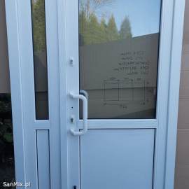 Drzwi zewnętrzne PCV 2skrzydłowe z dostawkami