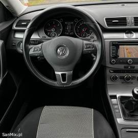 Volkswagen Passat 1.  6TDi105KM Navi 2013